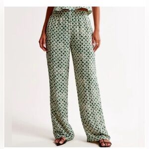 Abercrombie Crinkle Textured Pull-On Wide Leg Pant green pattern XL Long